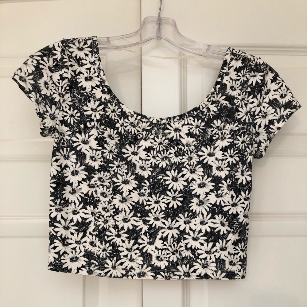 Mossimo Daisy Print Crop top